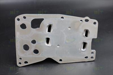 BMW 2 SERIES F22 OIL COOLER, ENGINE 220D N47N EARLY MODEL, 14-17 >3 SERIES E90 >3 SERIES F30 >4 SERIES F32 >5 SERIES F10 >X3 F25 >X1 E84
