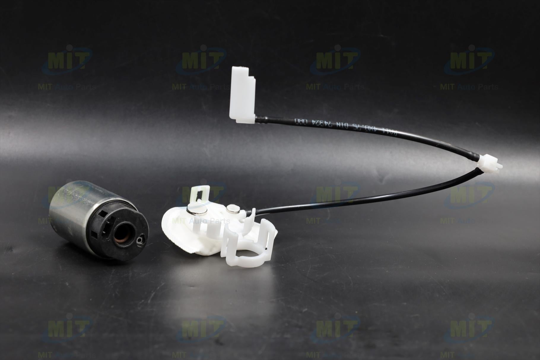 TOYOTA QUANTUM/HIACE FUEL PUMP+FILTER 2.7 05-
